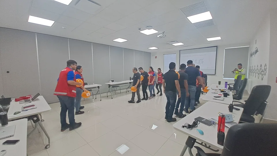 Personas preparadas para coordinar y decidir.